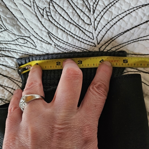 EUC Nike Roshe 2 Hi Flyknit Slouch Leather Boots W Sz 7 All Black Gray - Picture 16 of 16